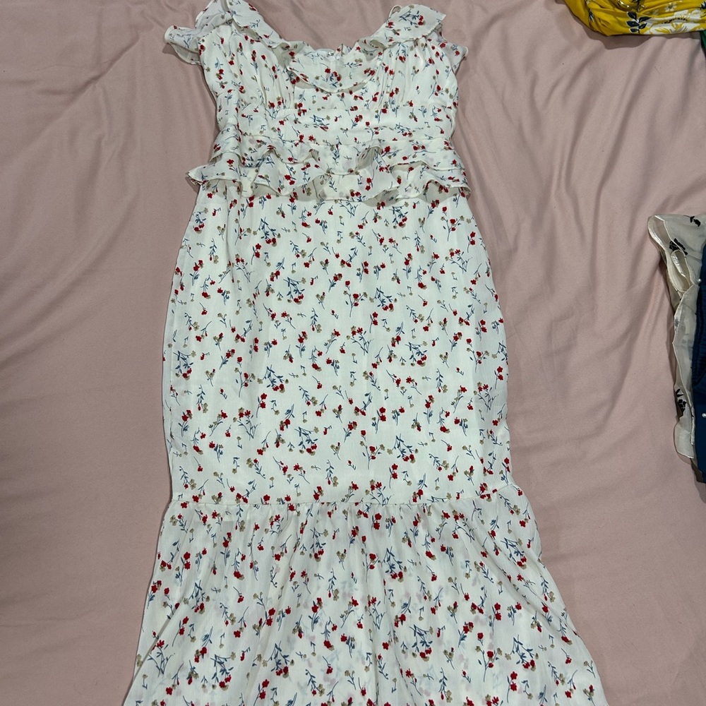 Floral midi dress with ruffles